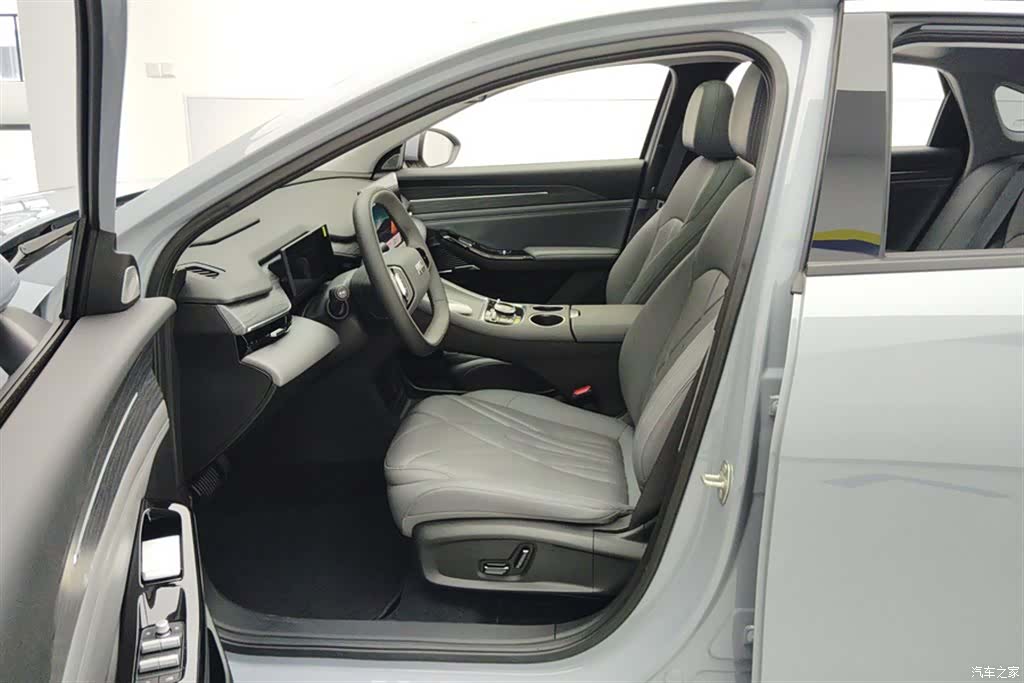 Geely Galaxy L6, 2025 9