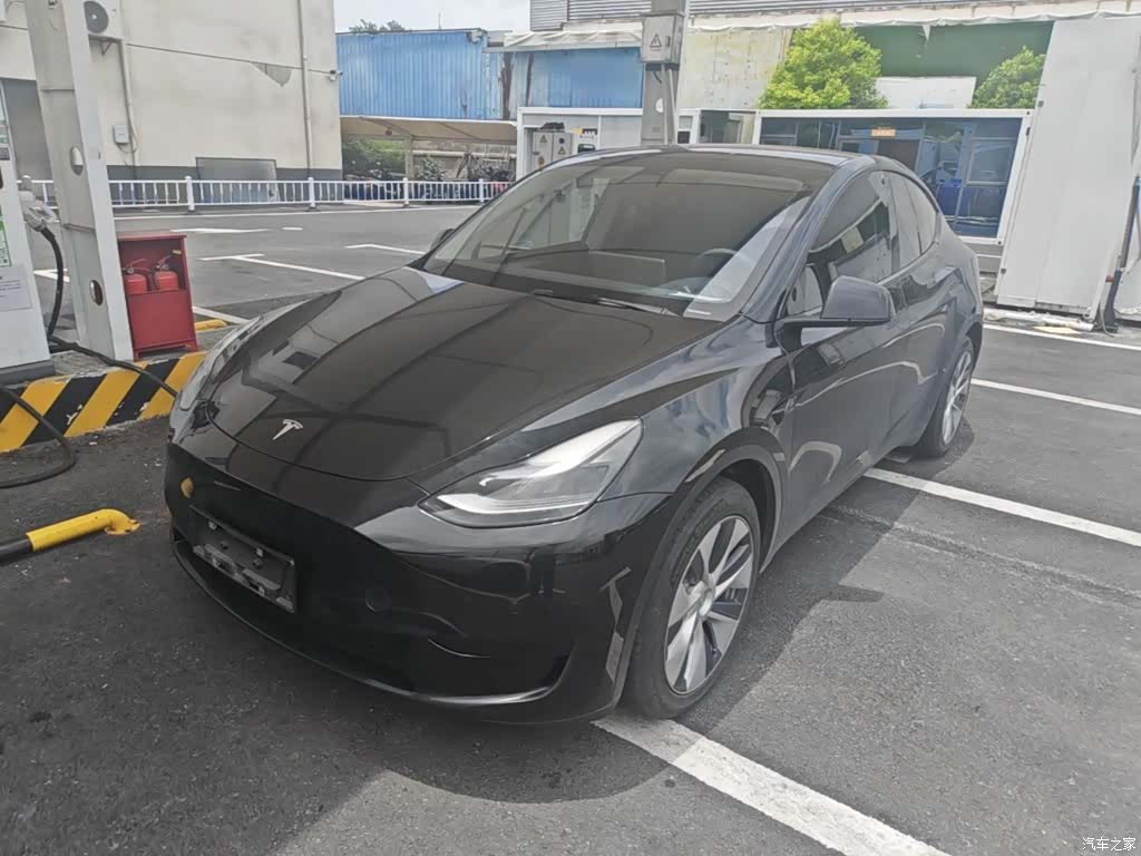 Tesla Model Y, 2022 2