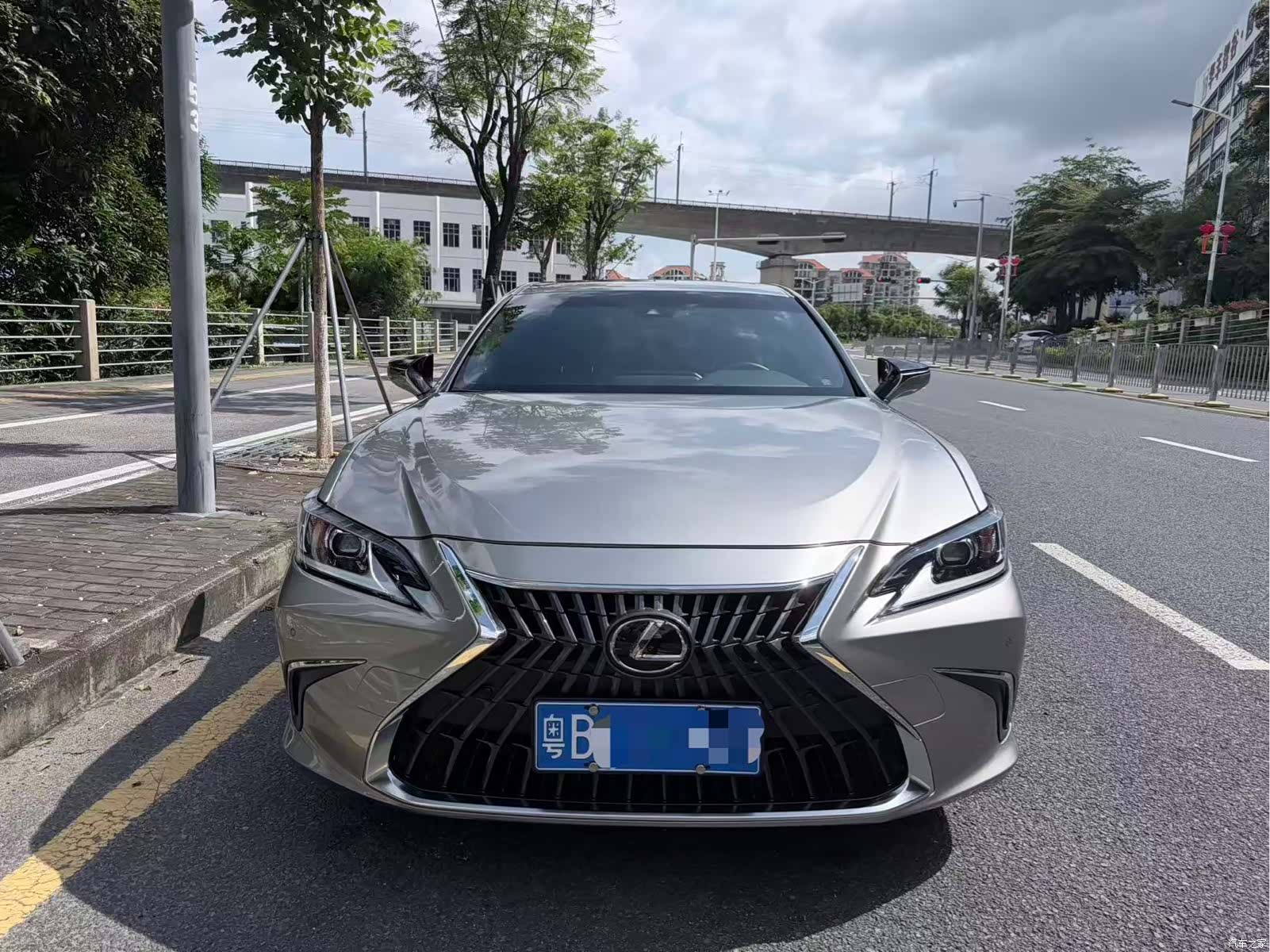 Lexus ES, 2022 2