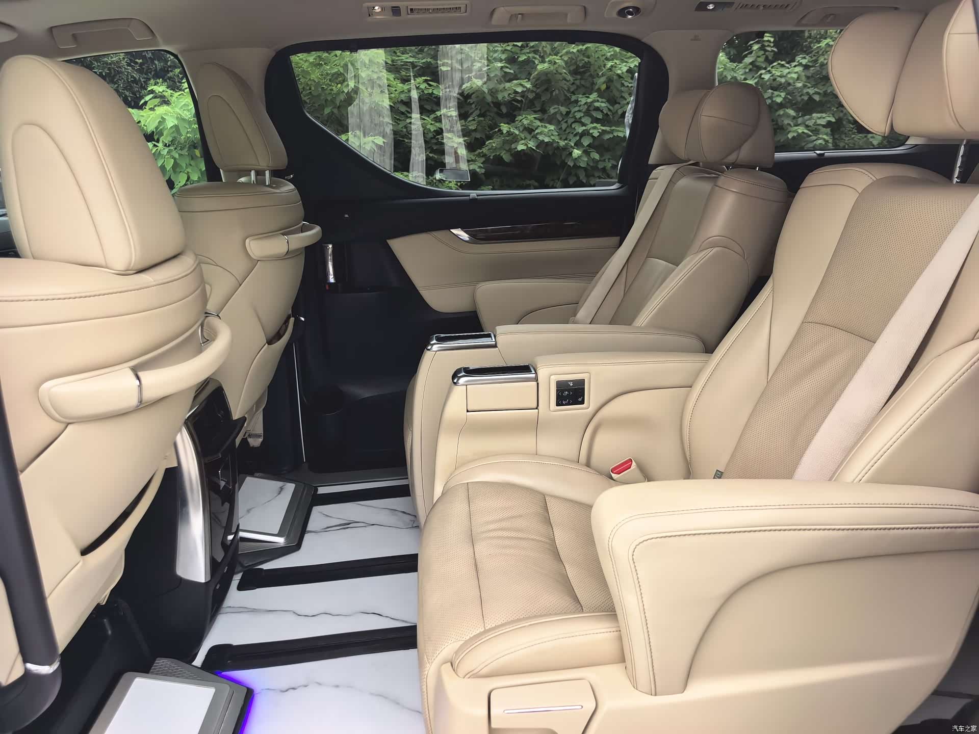 Toyota Alphard, 2018 13