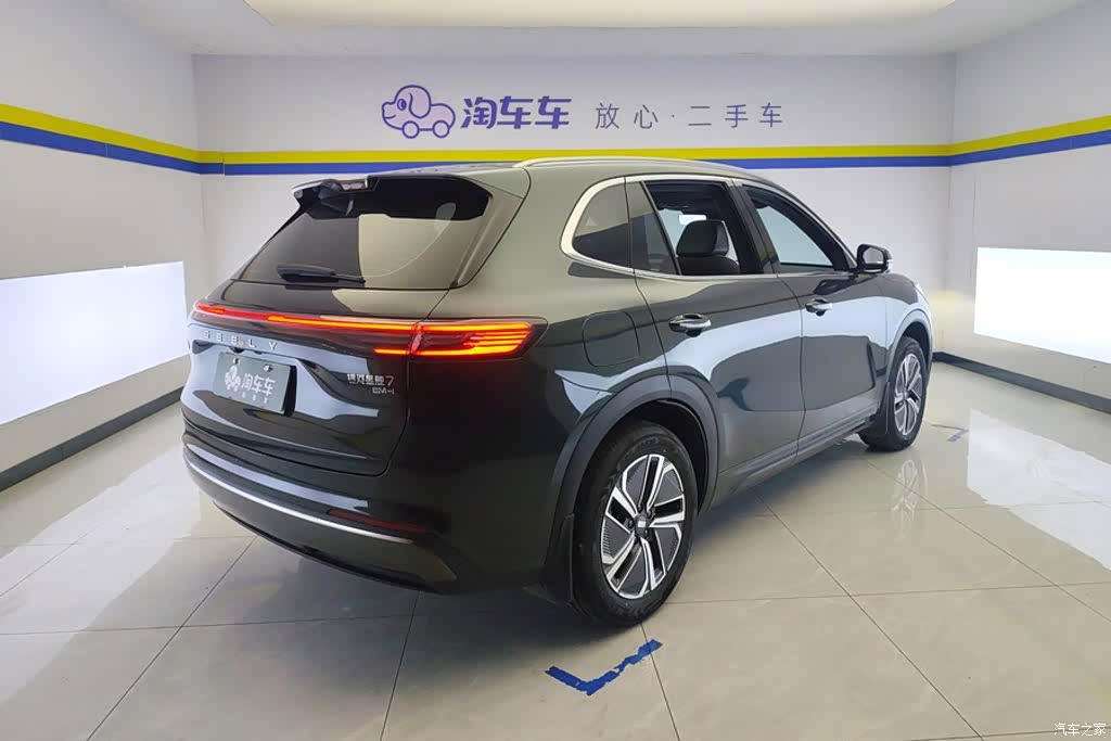 Geely 7, 2025 3