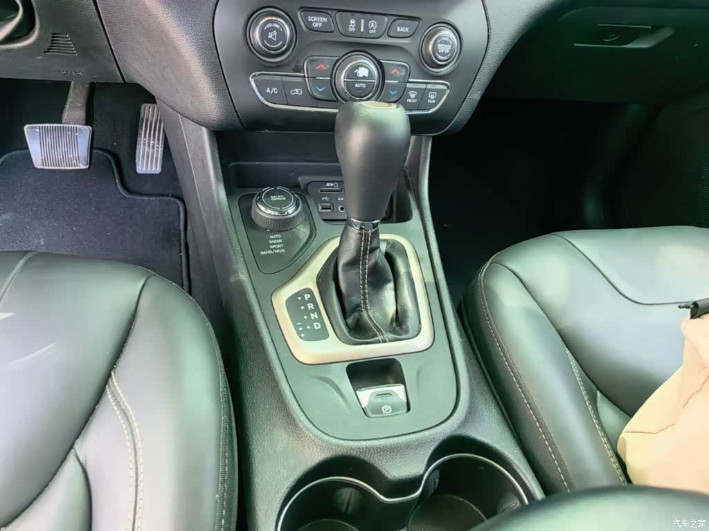 Jeep Cherokee, 2017 14