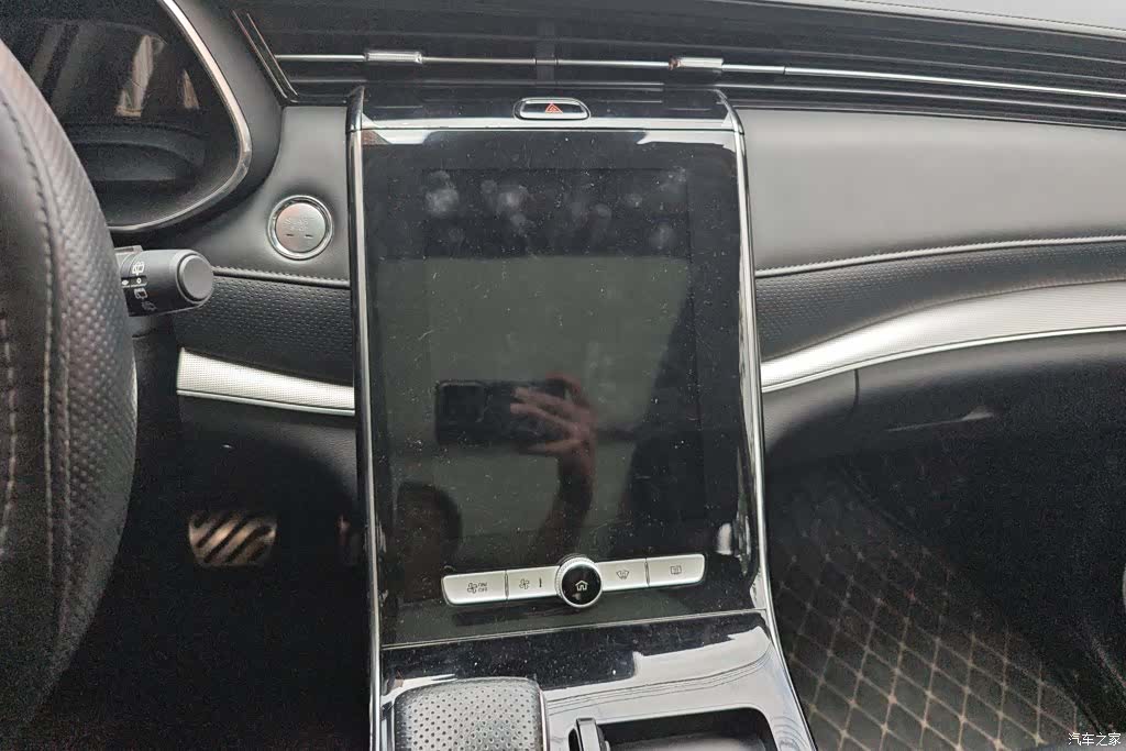 Roewe RX5, 2019 13