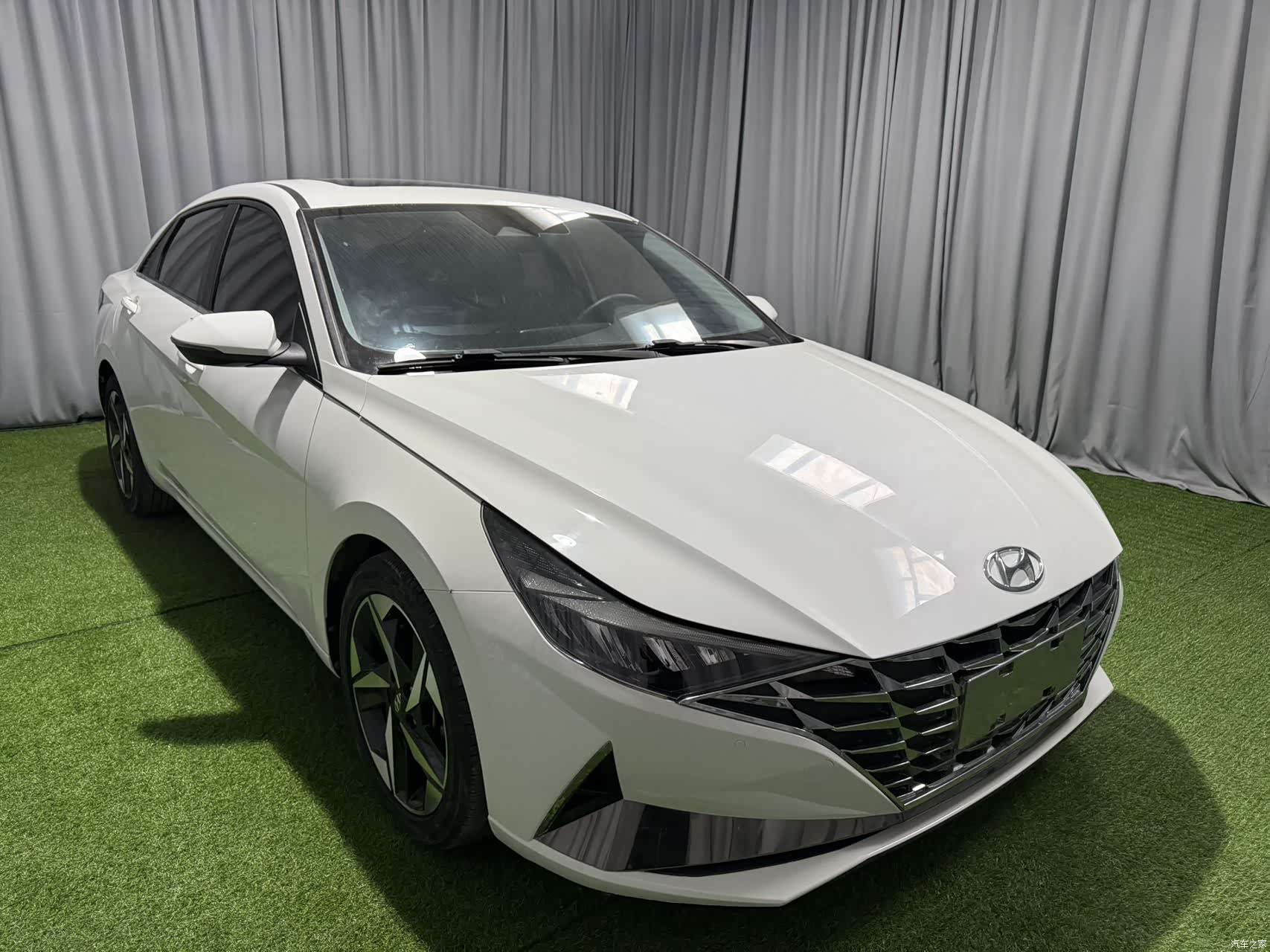 Hyundai Elantra, 2023 2