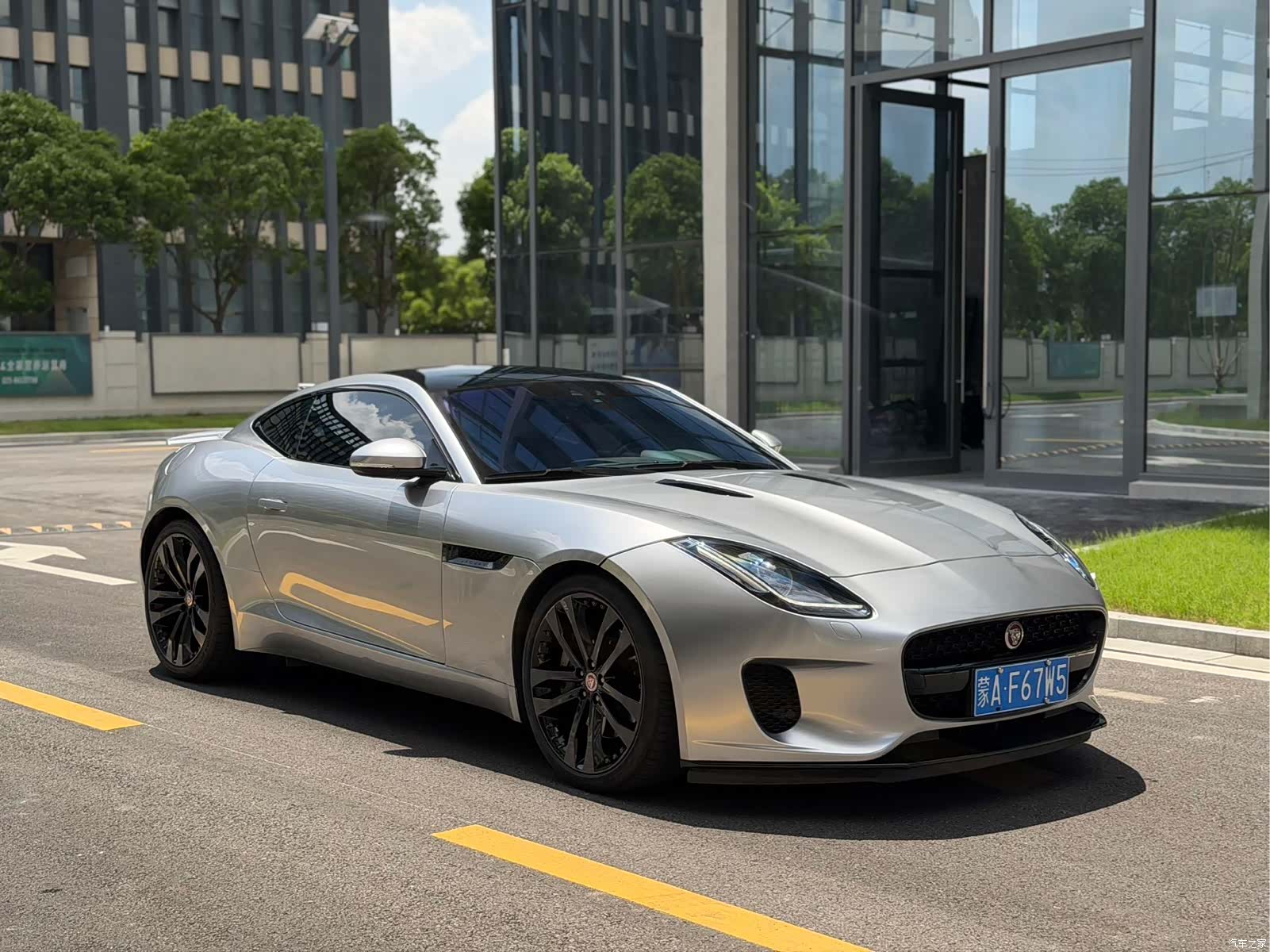 Jaguar F-TYPE, 2019 3