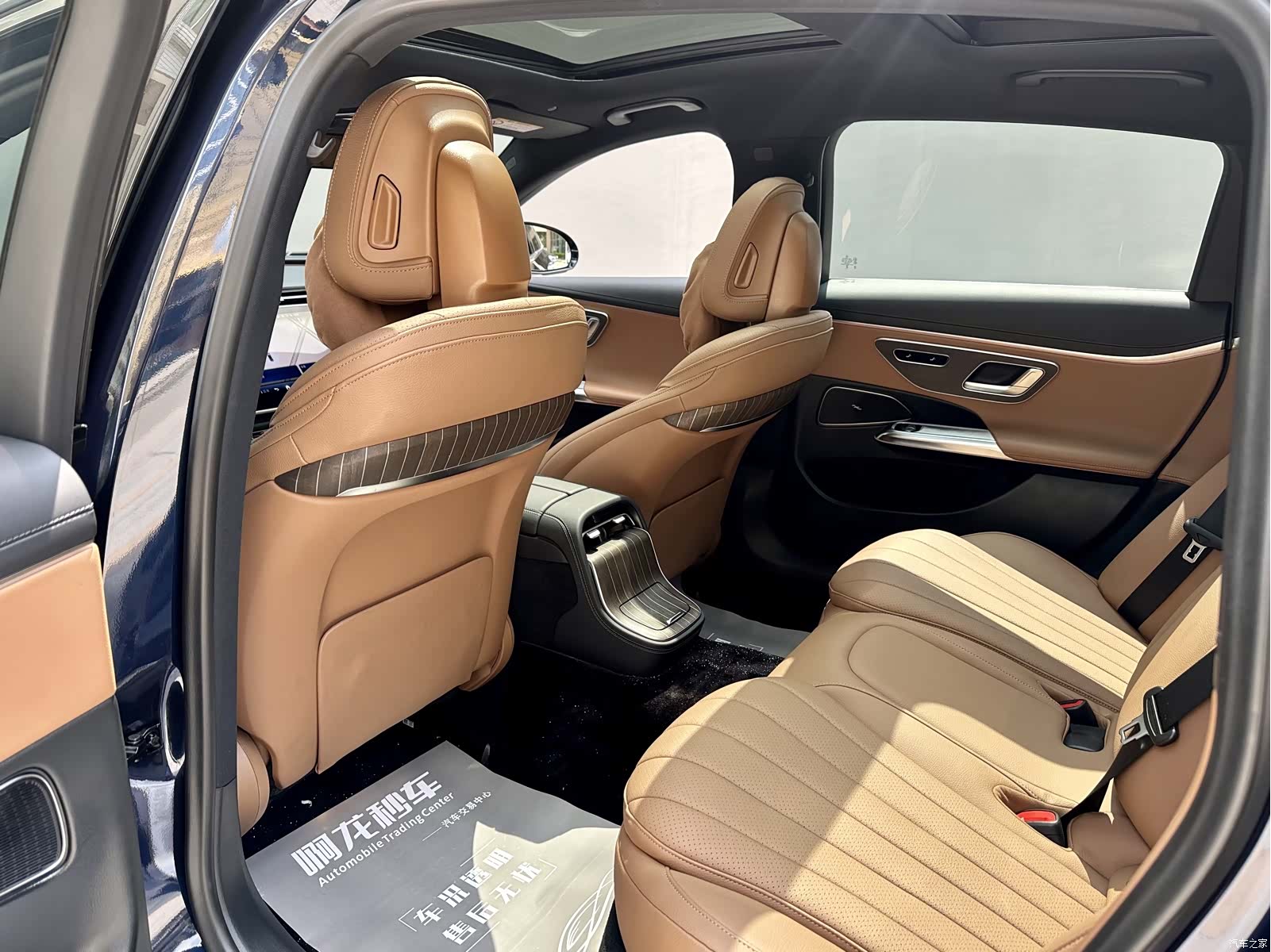 Mercedes-Benz E-Class, 2024 10