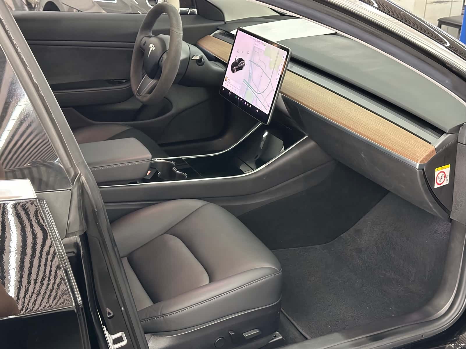 Tesla Model 3, 2019 7