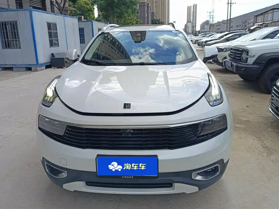 Lynk & Co 01