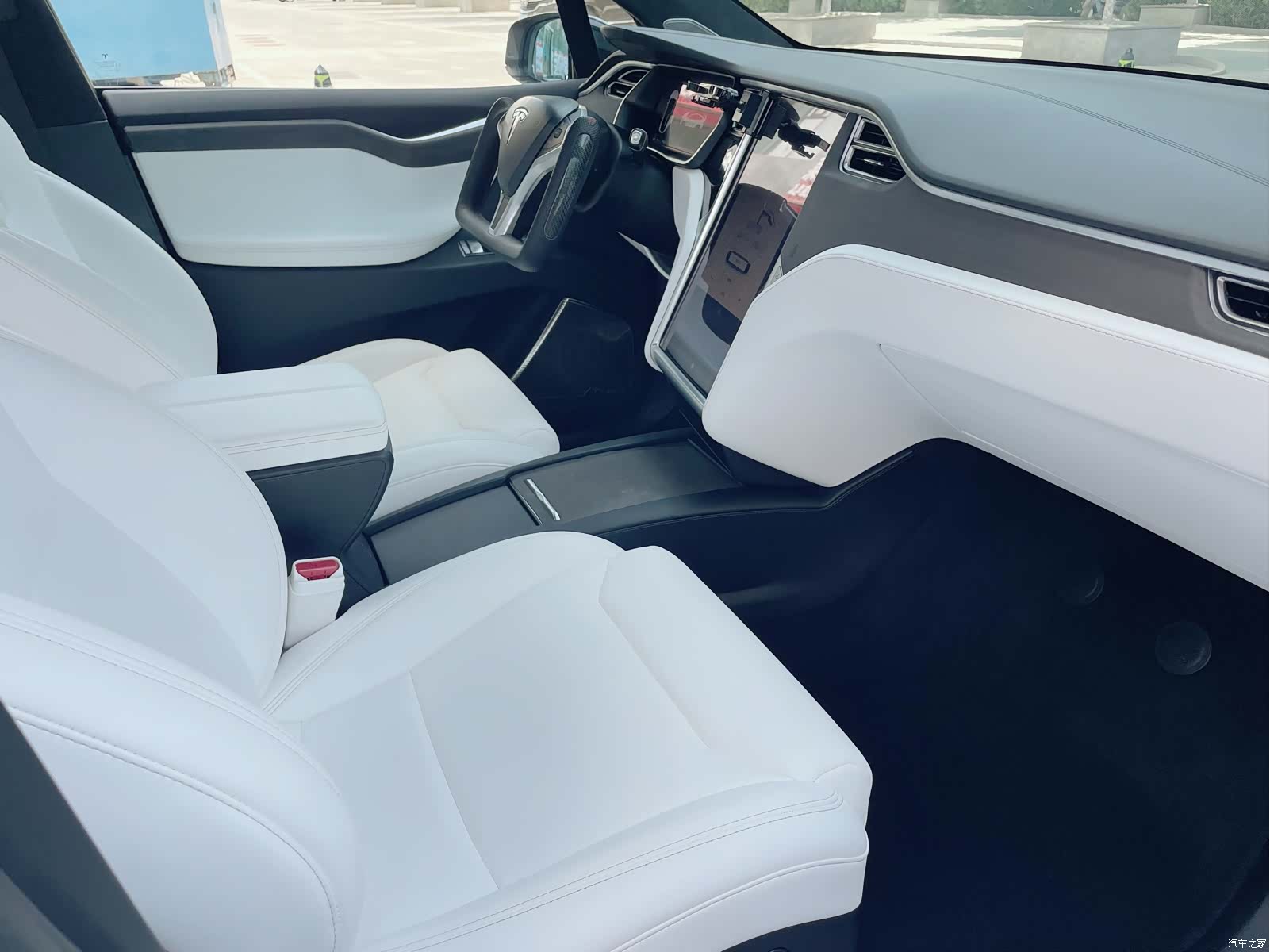 Tesla Model X, 2017 6