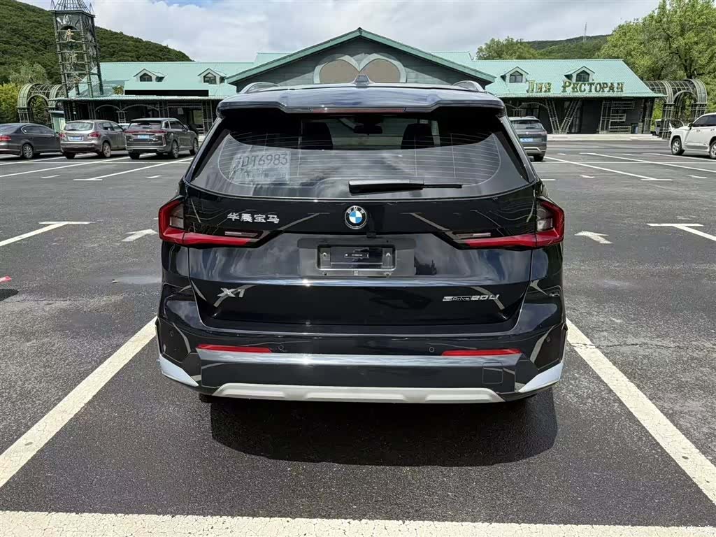 BMW X1, 2023 все фото
