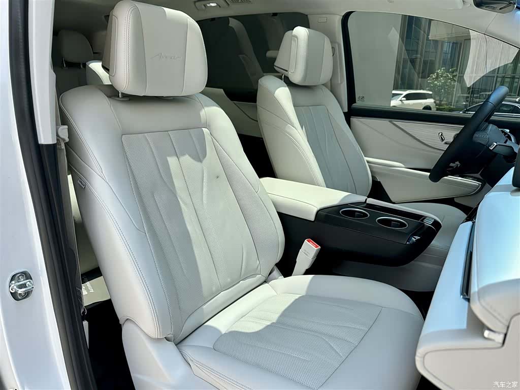 Buick GL8, 2025 11