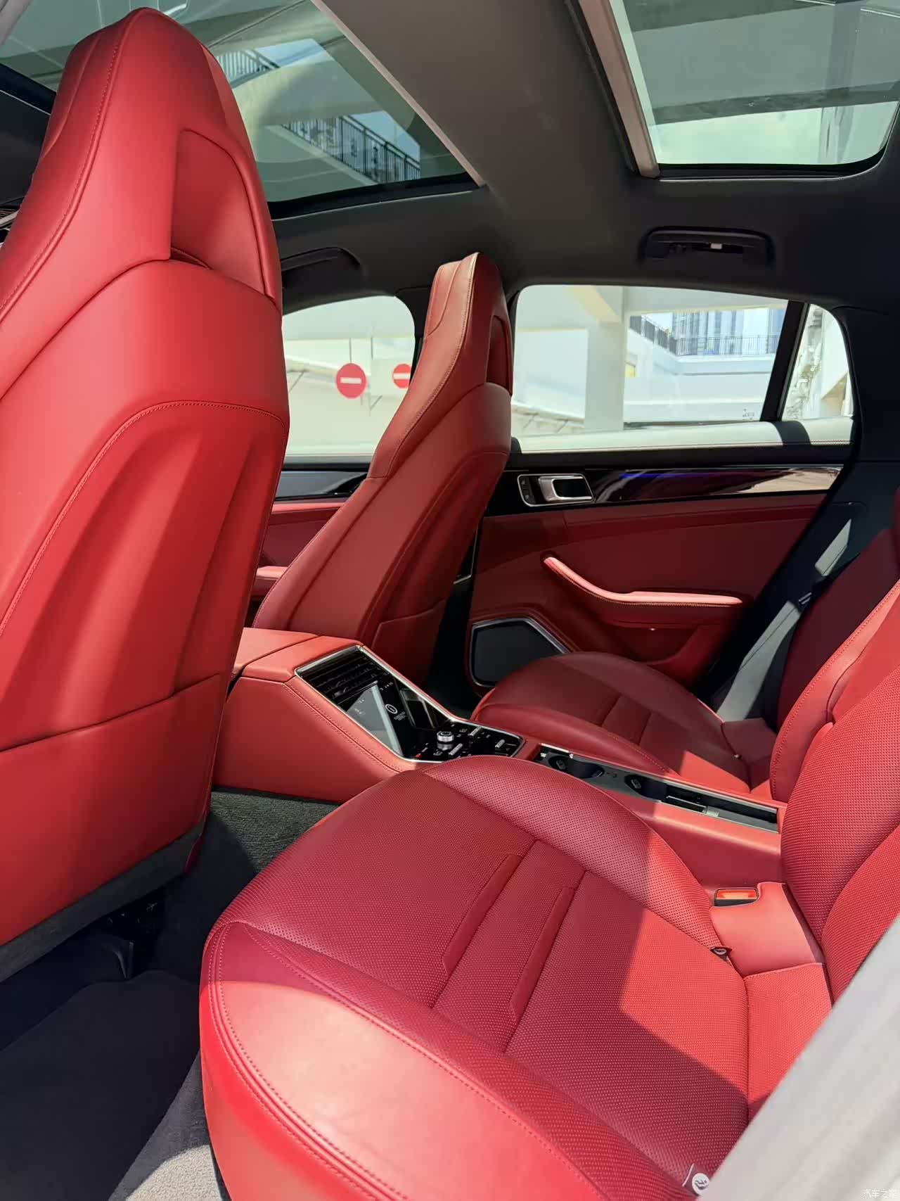 Porsche Panamera, 2022 9
