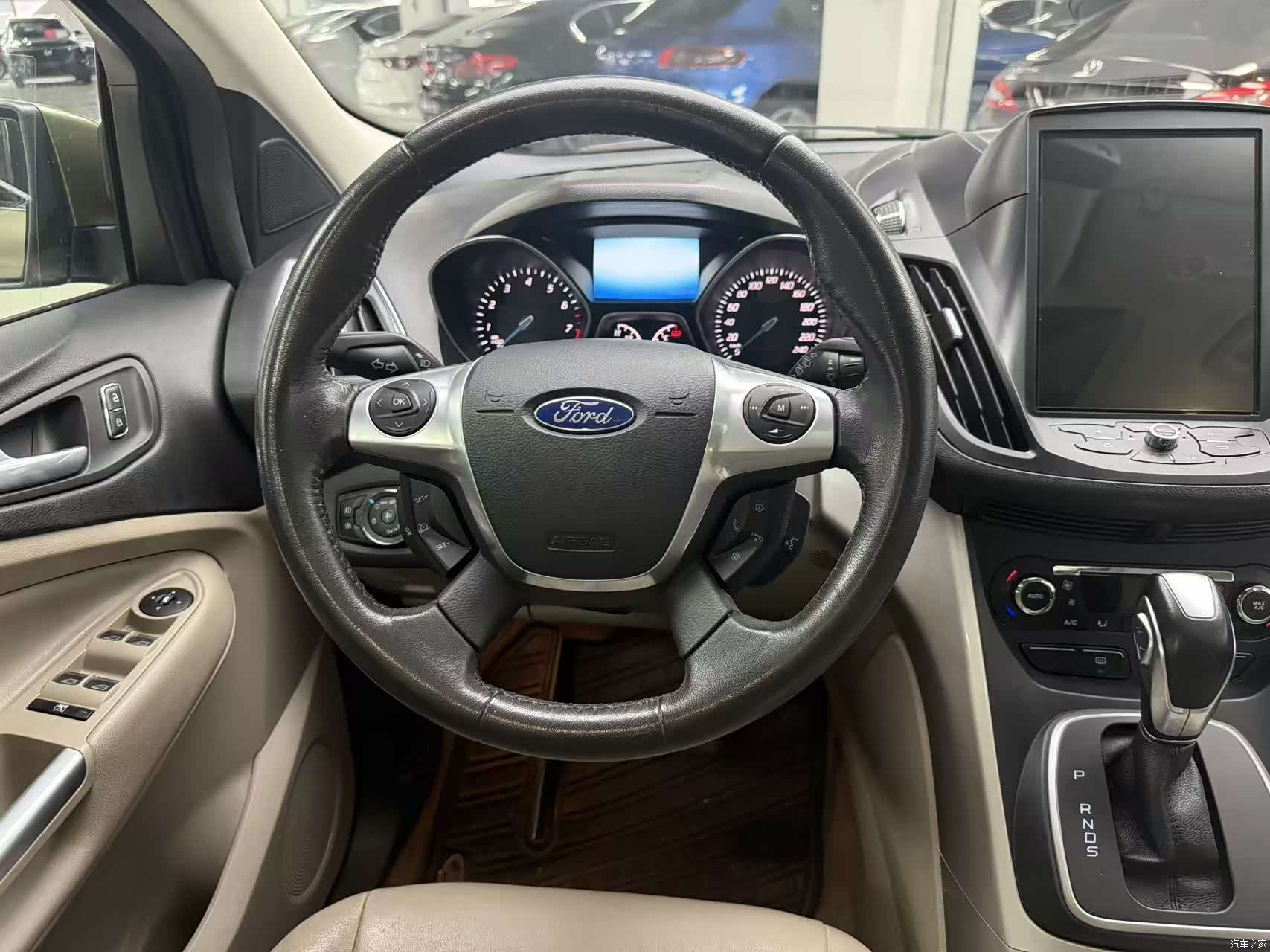 Ford Kuga, 2013 8