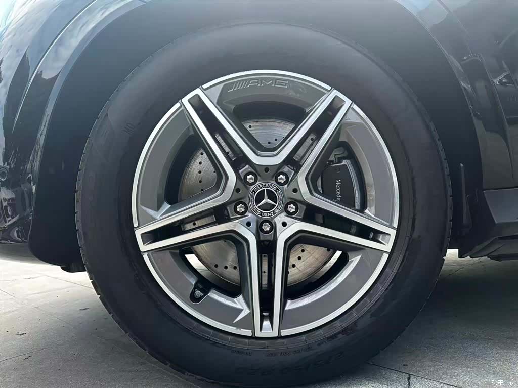 Mercedes-Benz GLE, 2025 12