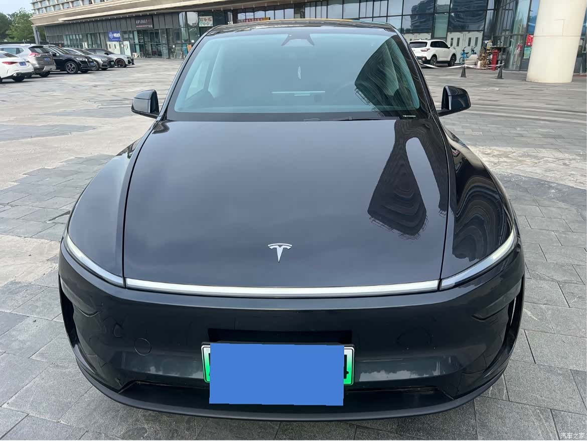 Tesla Model Y, 2025 2