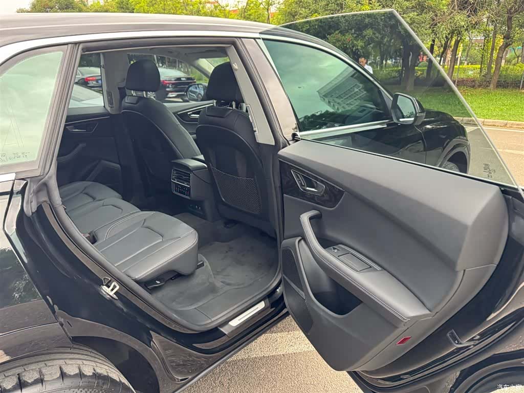 Audi Q8, 2025 25