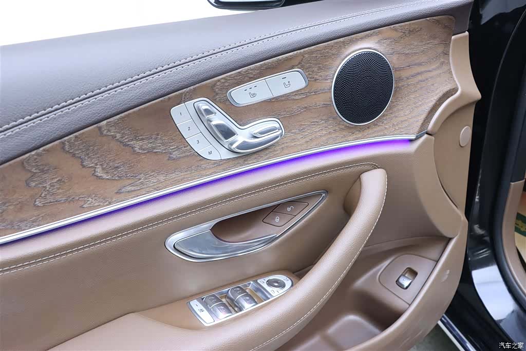 Mercedes-Benz E-Class, 2021 12