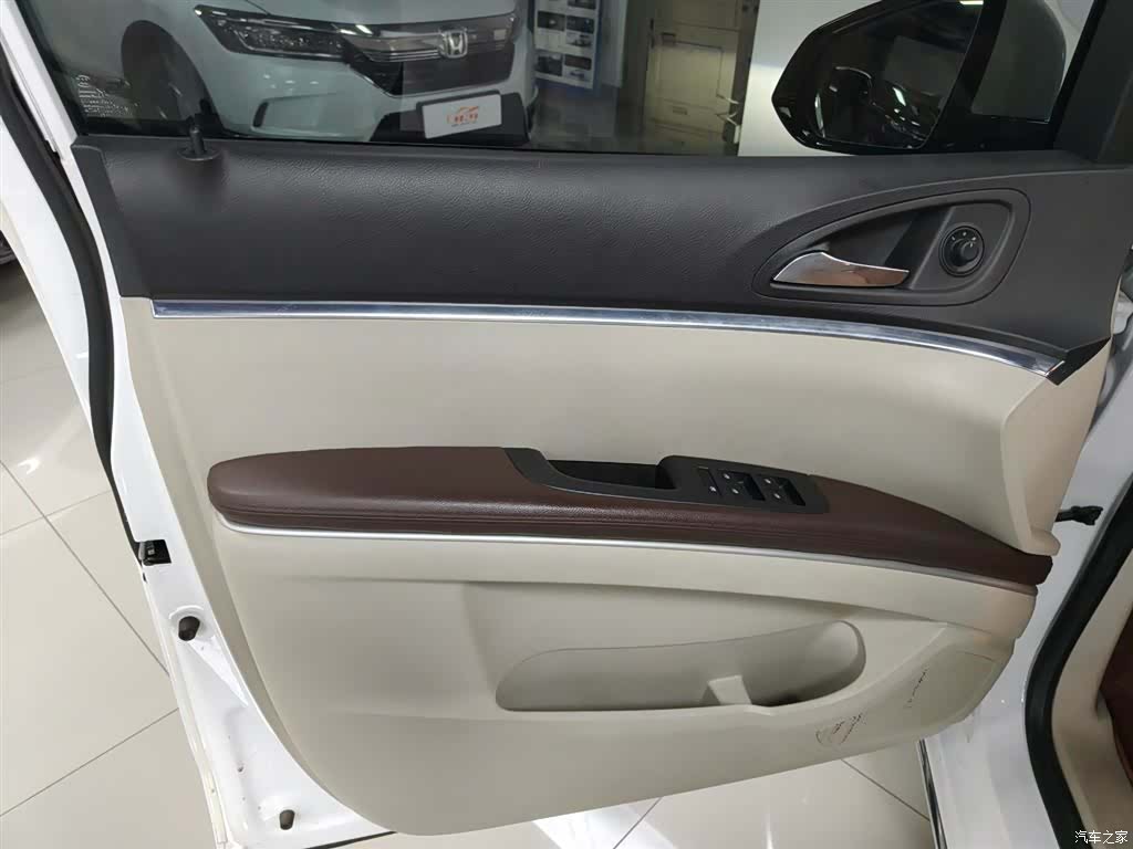 Buick GL8, 2022 13