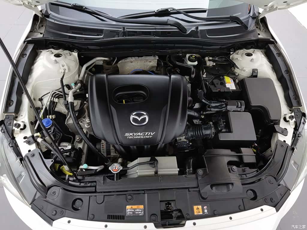 Mazda Mazda3, 2015 6