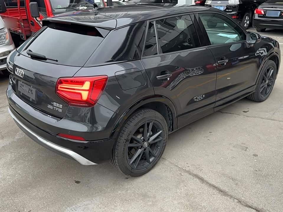 Audi Q2L Audi Q2L