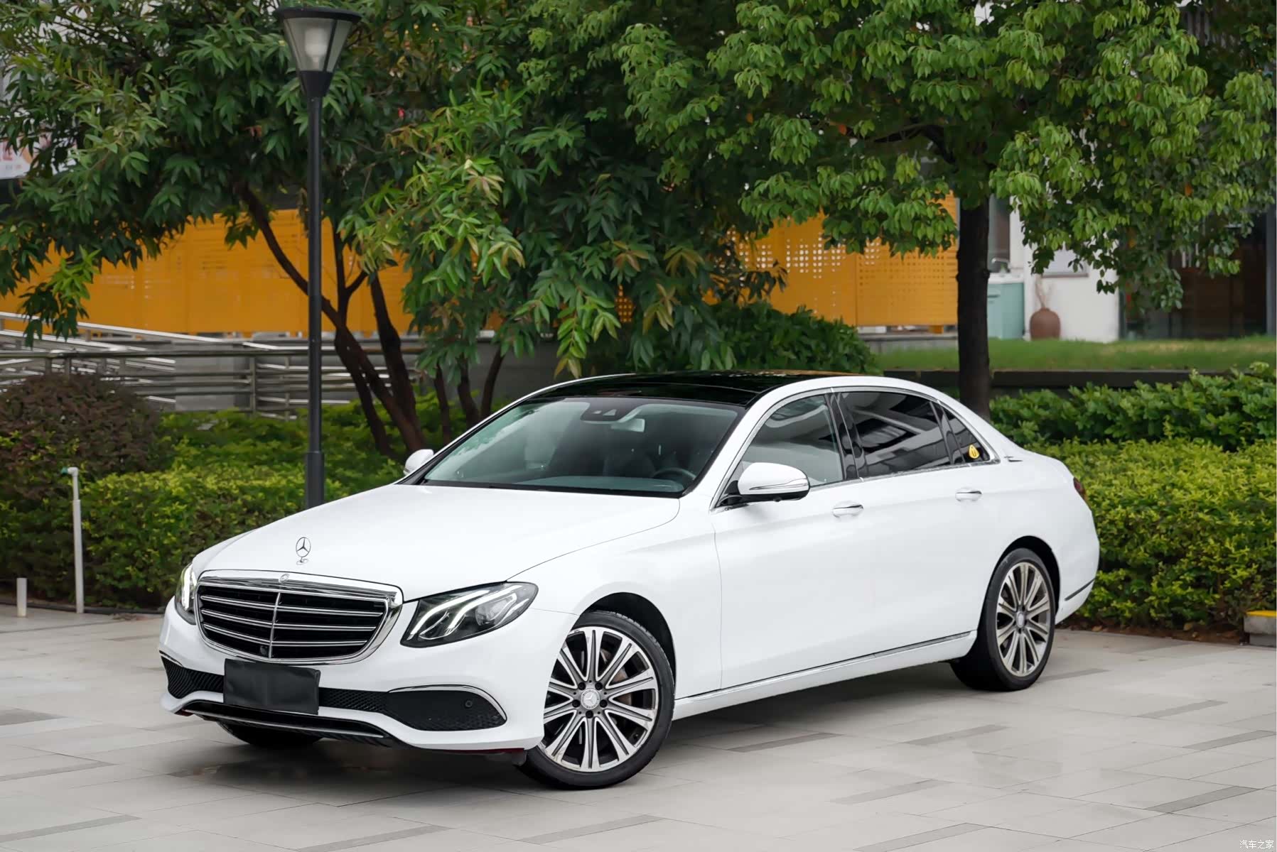 Mercedes-Benz E-Class, 2017 3
