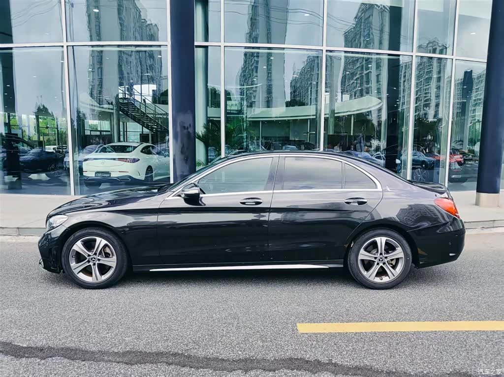Mercedes-Benz C-Class, 2020 3