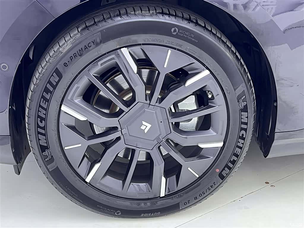 Hyper HT, 2025 11