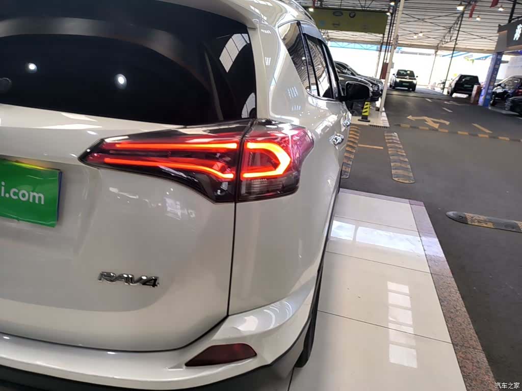 Toyota RAV4, 2017 8