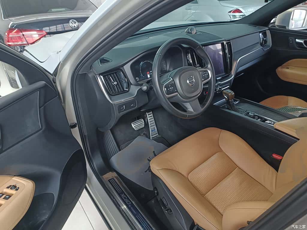 Volvo XC60, 2018 13