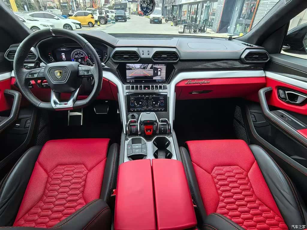 Lamborghini Urus, 2025 4