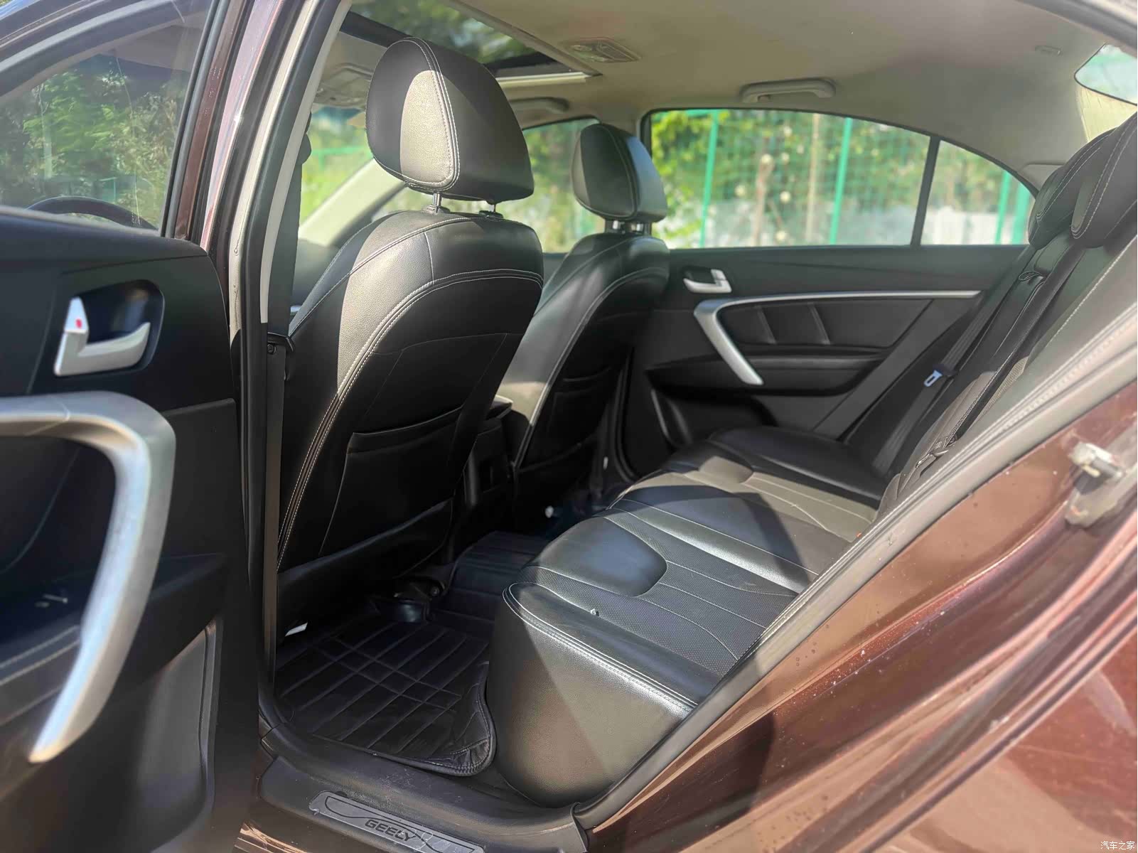 Geely Emgrand, 2015 7