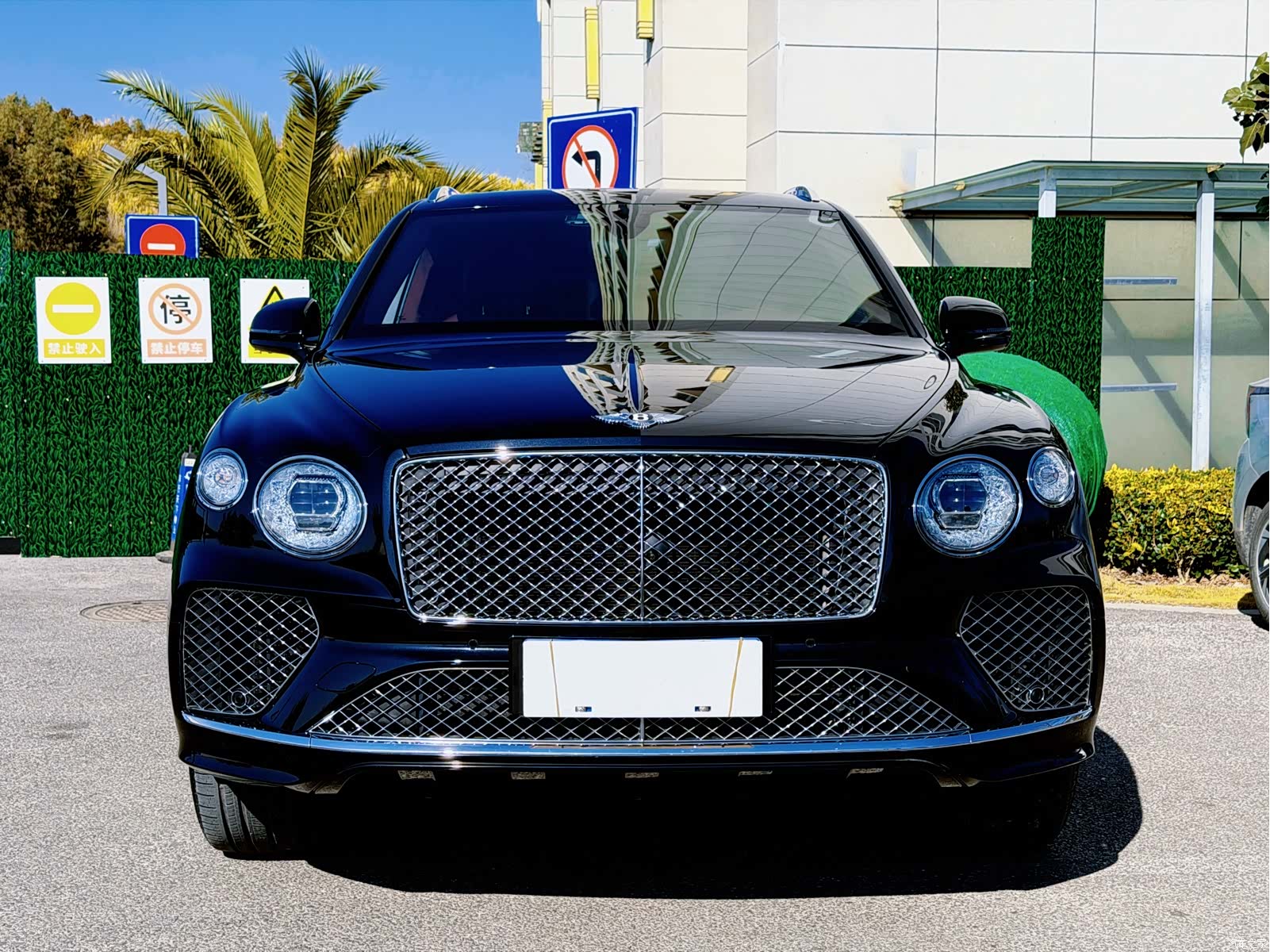 Bentley Bentayga, 2021 все фото