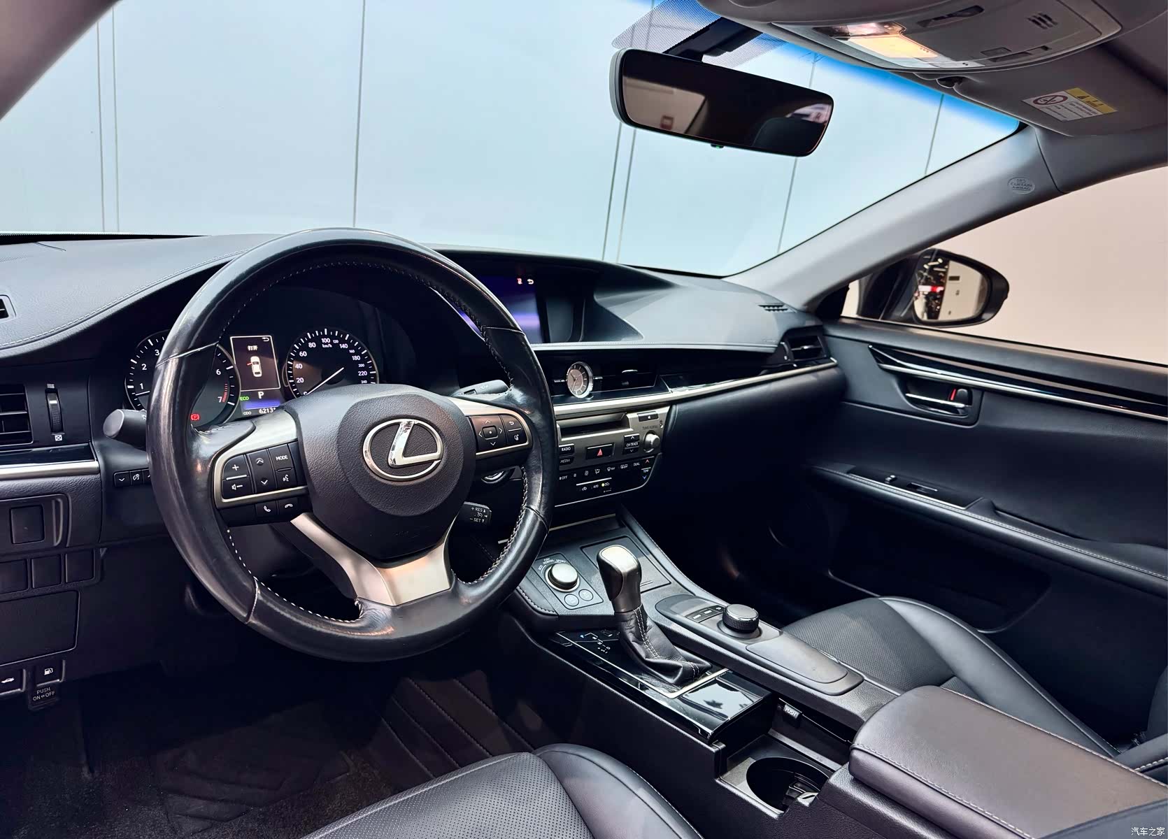 Lexus ES, 2017 8