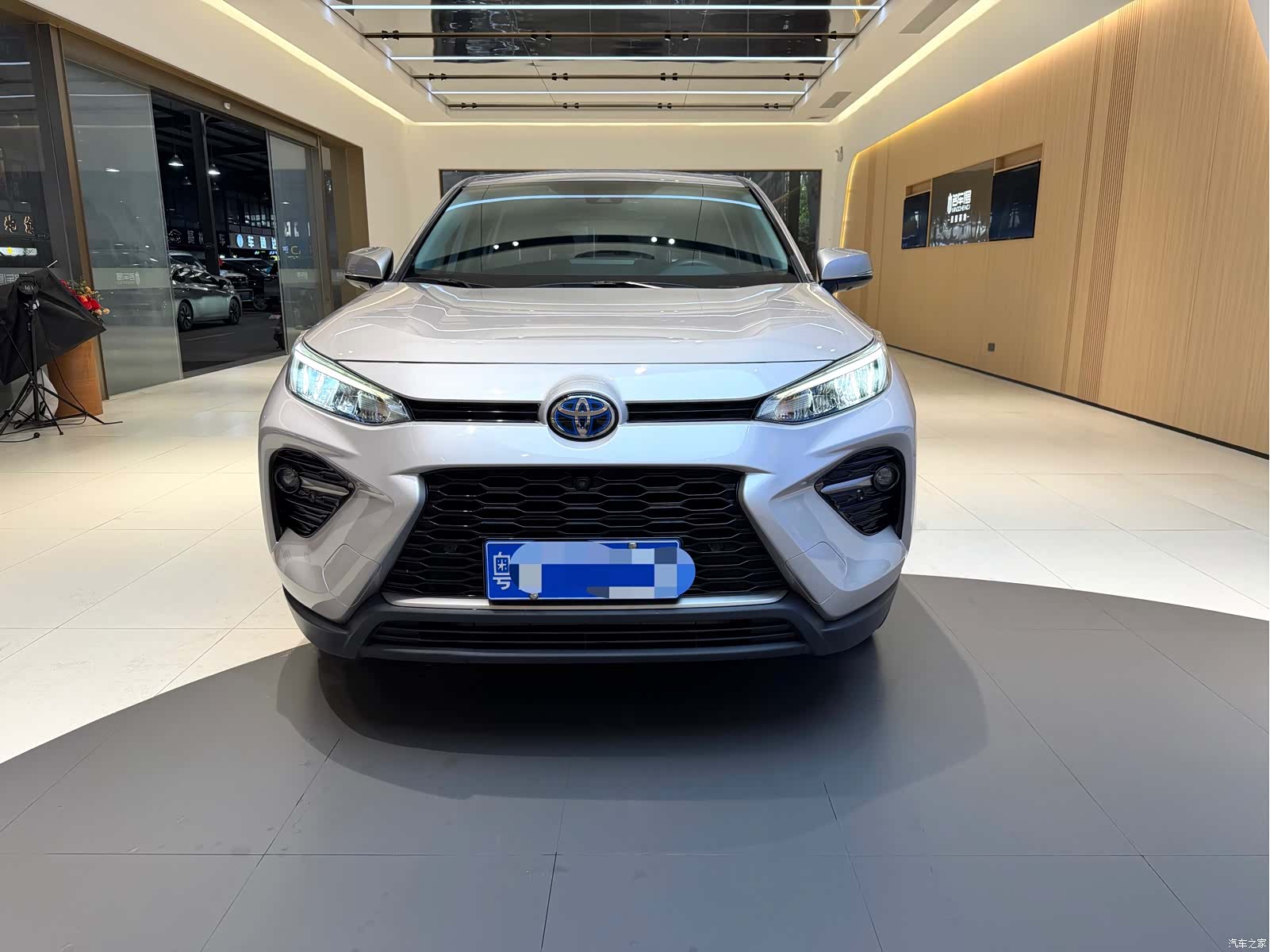 Toyota Wildlander, 2022 3