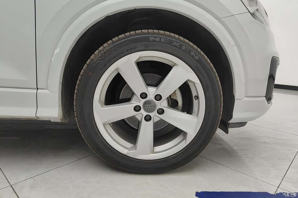 Audi Q2L, 2019 6