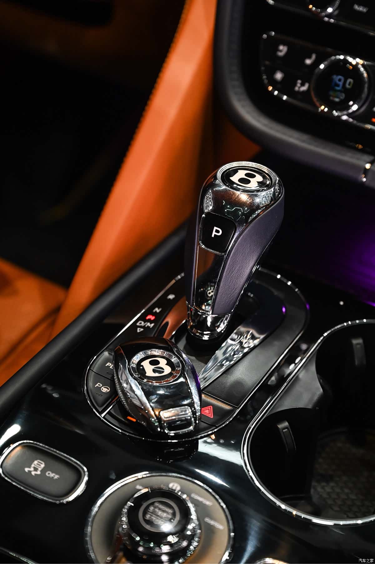 Bentley Bentayga, 2021 12
