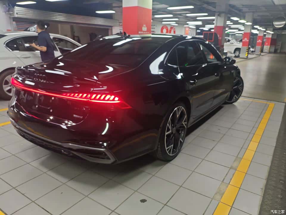 Audi A7L, 2024 10
