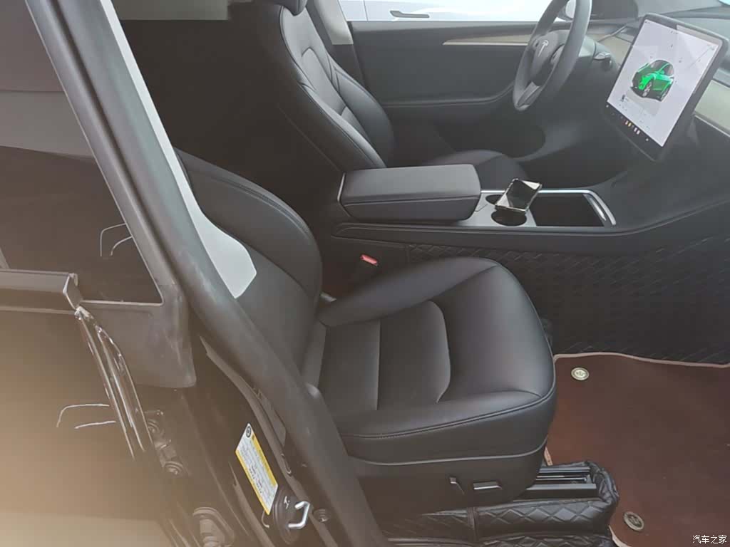 Tesla Model Y, 2023 20