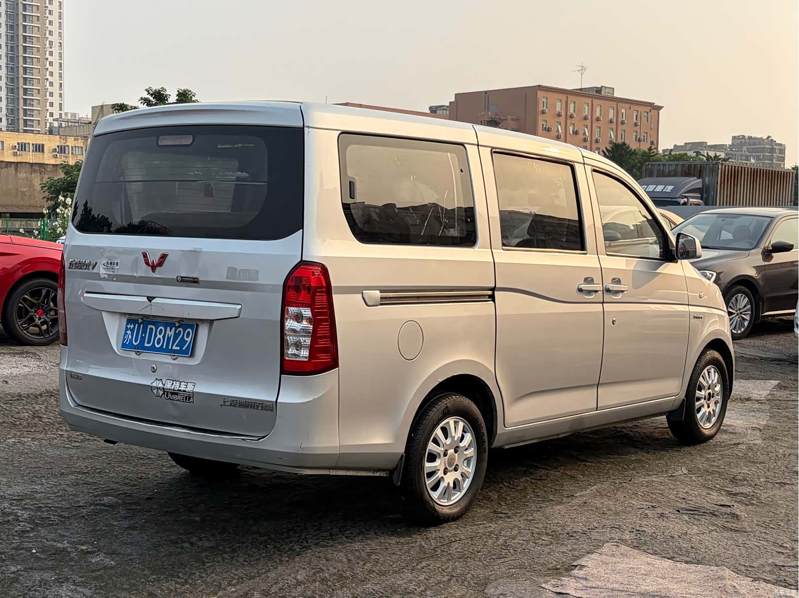 Wuling V, 2017 все фото