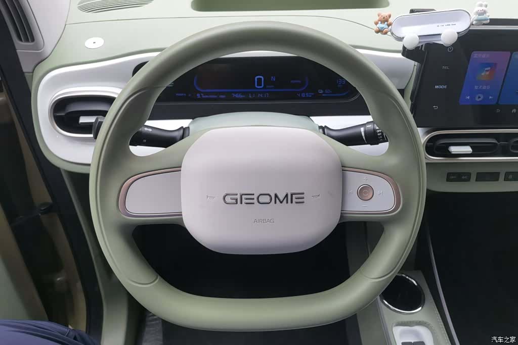 Geely Panda, 2025 15