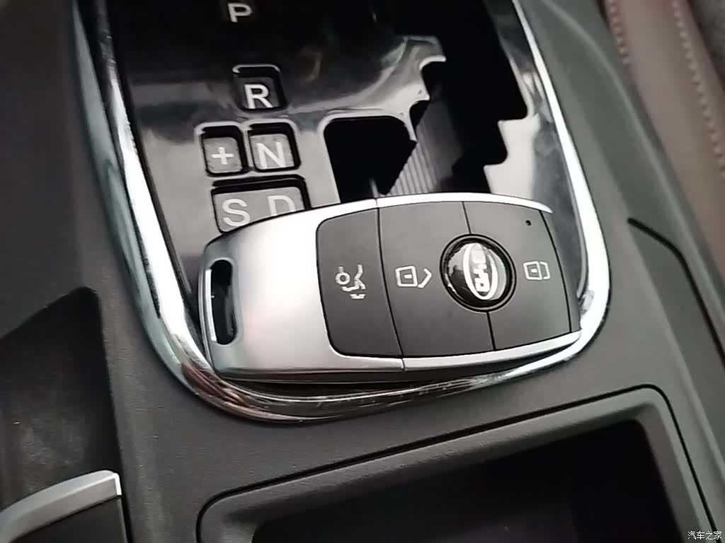 BYD S7, 2015 8