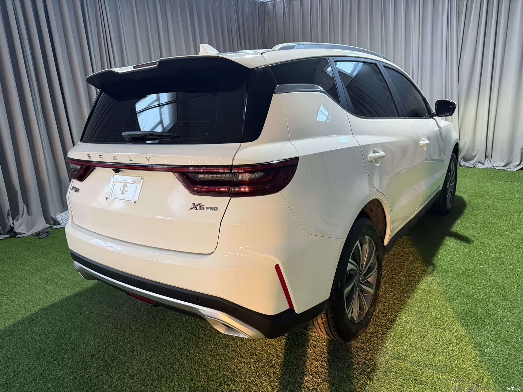 Geely X6, 2022 все фото