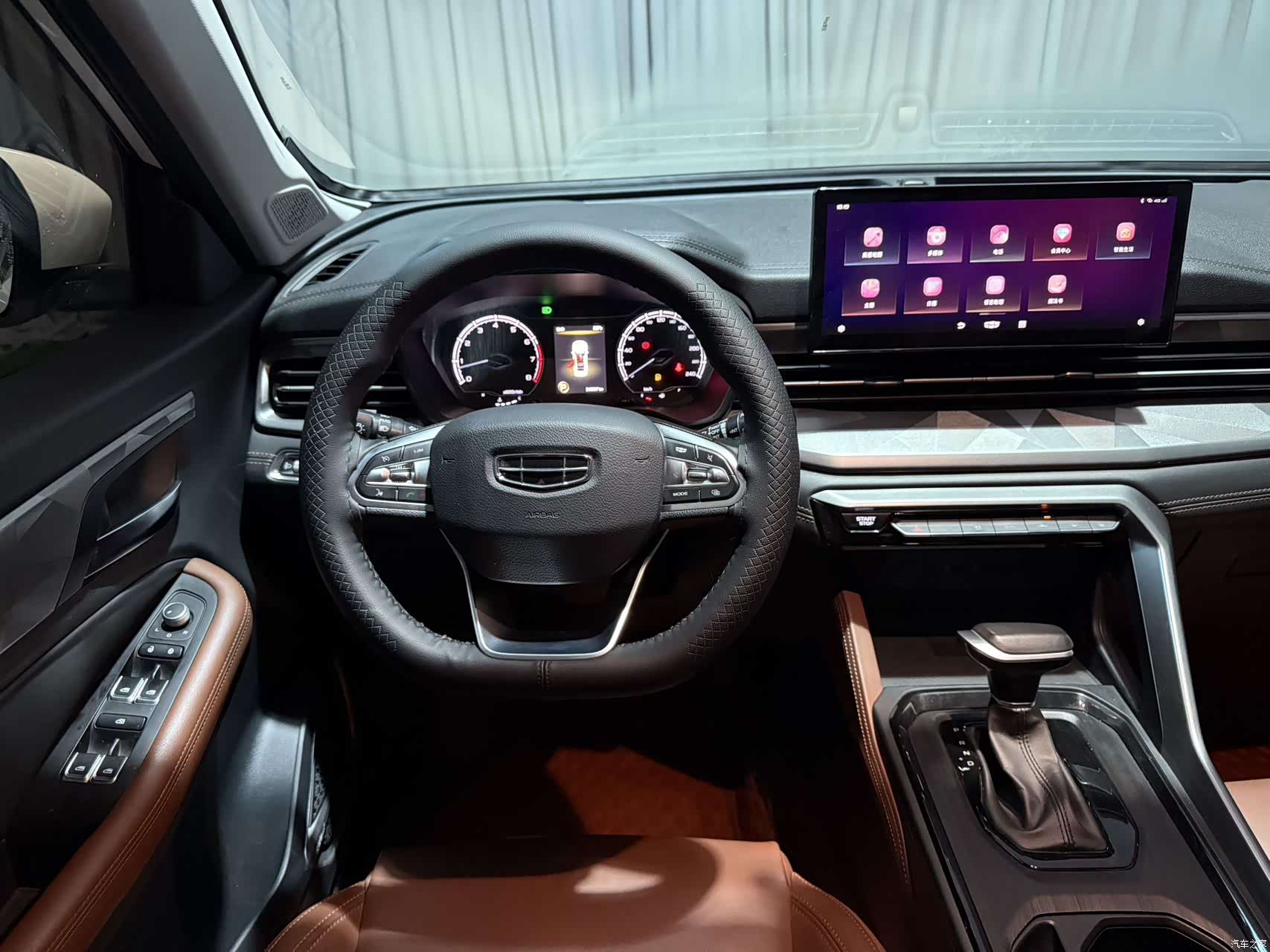 Geely X6, 2022 17