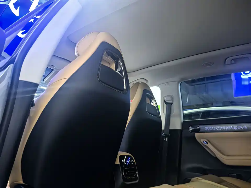 Leapmotor C11