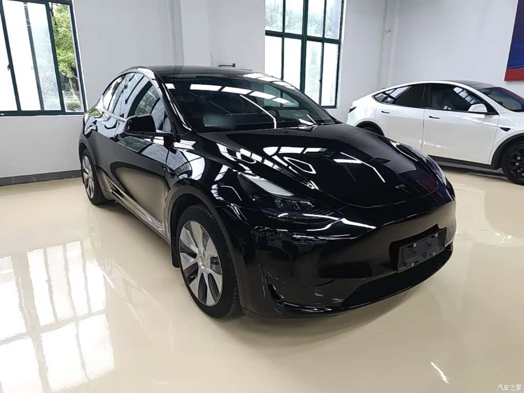 Tesla Model Y, 2022 4