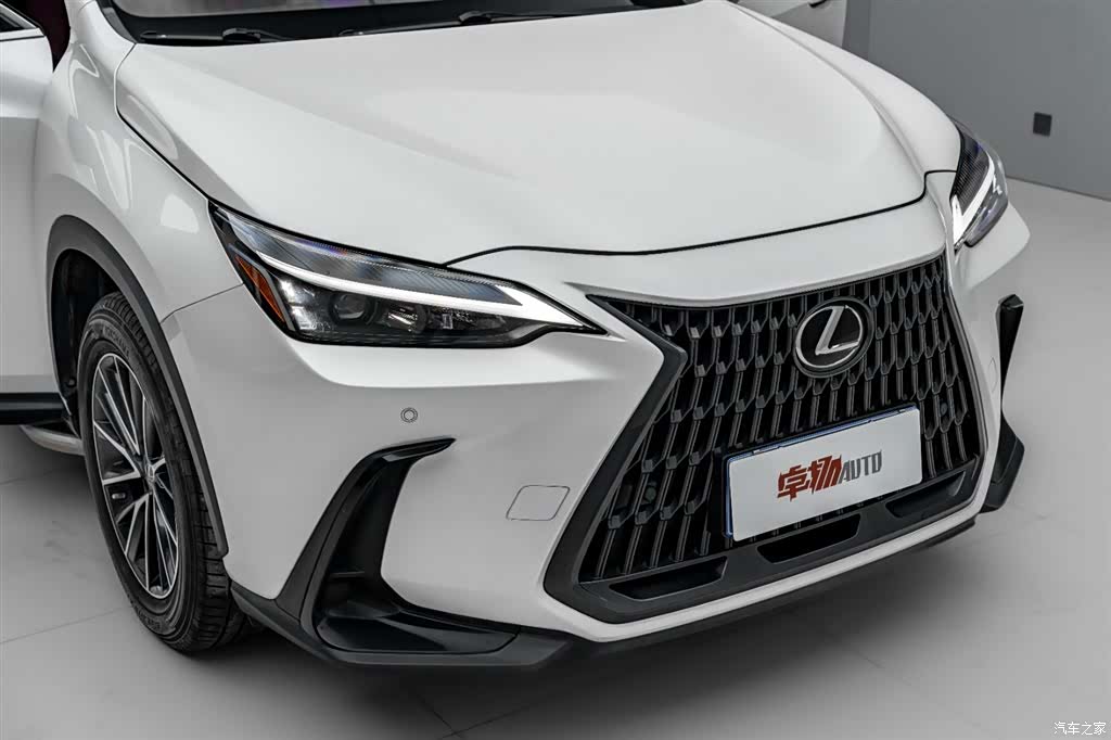 Lexus NX, 2023 34