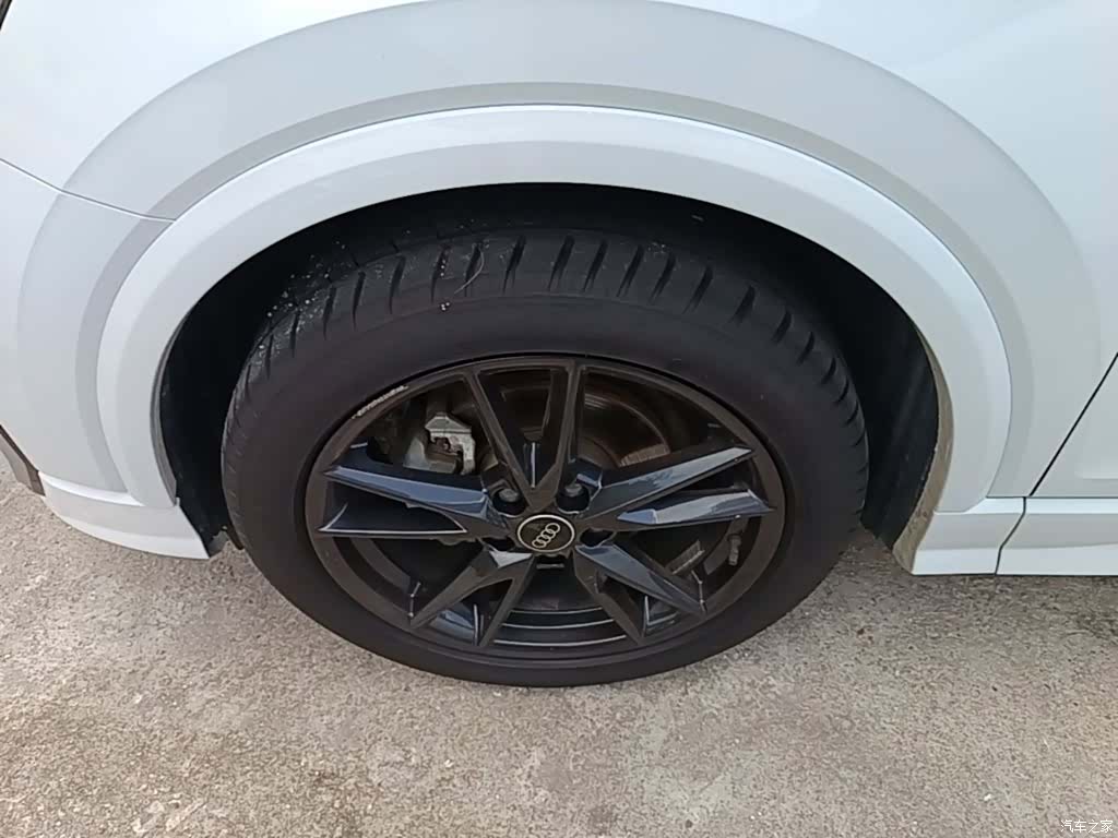 Audi Q2L, 2023 23