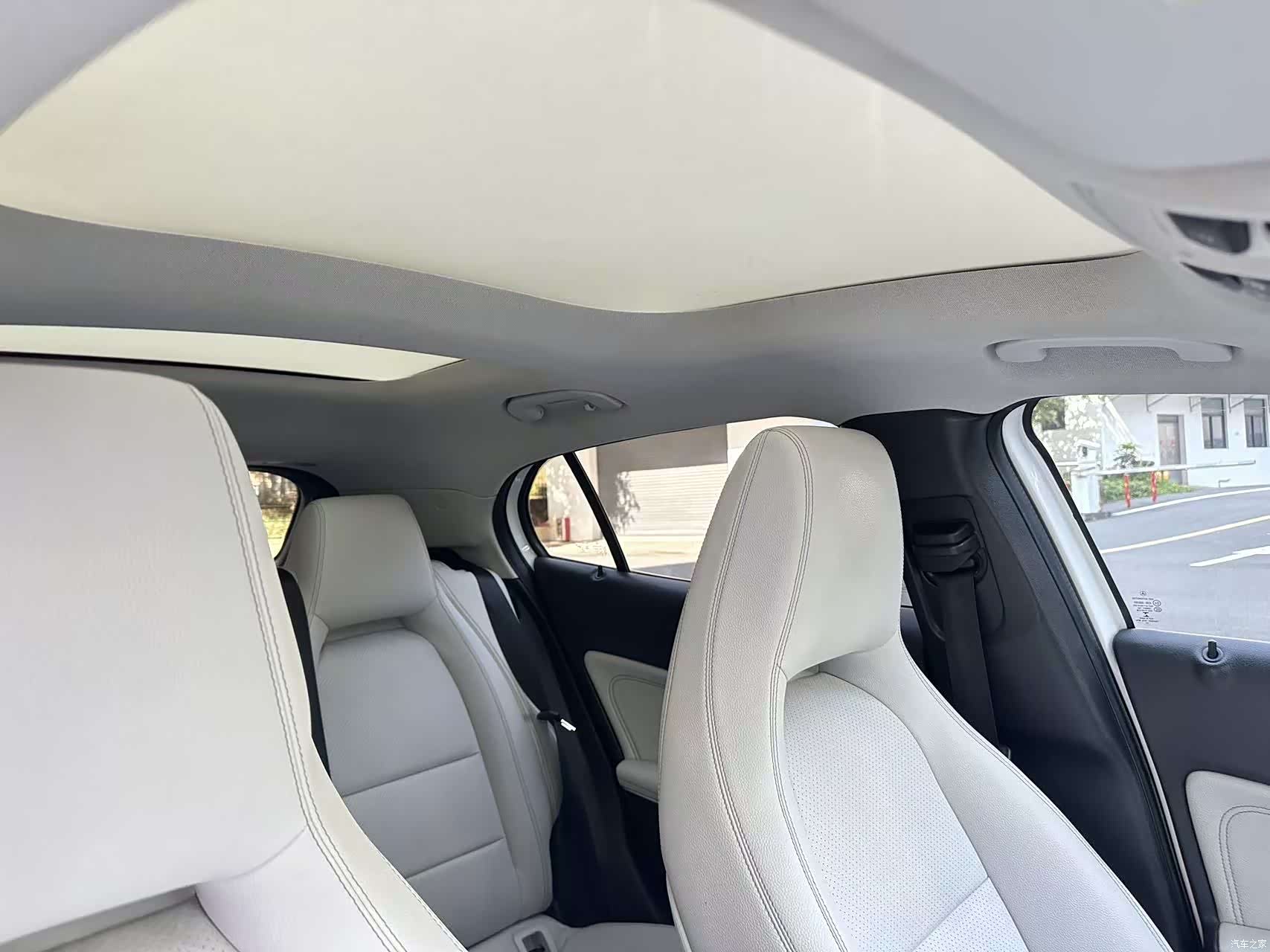Mercedes-Benz GLA, 2015 9