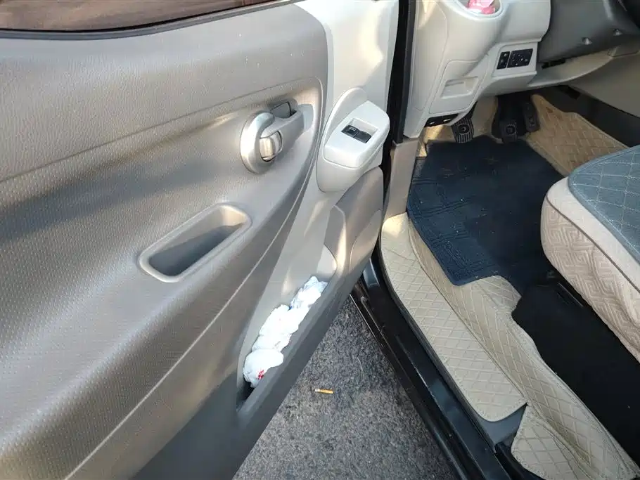 Nissan NV200