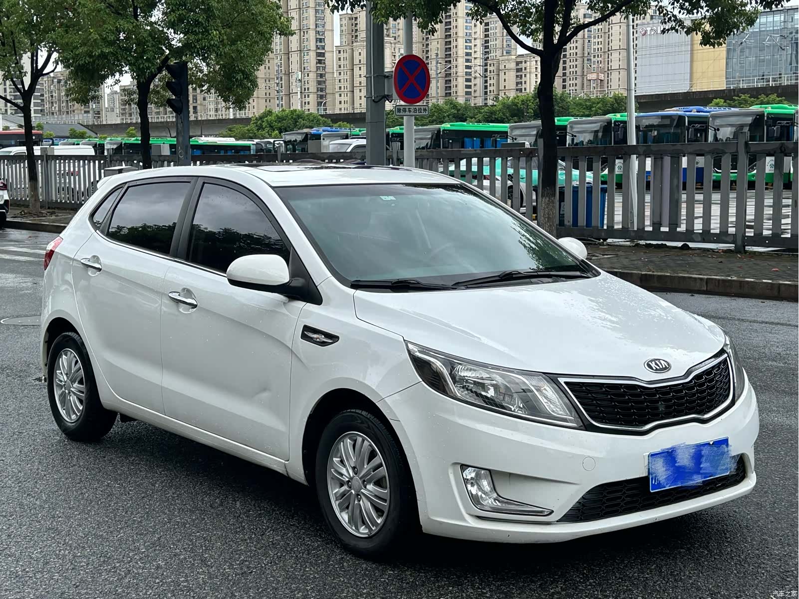 Kia K2, 2013 1